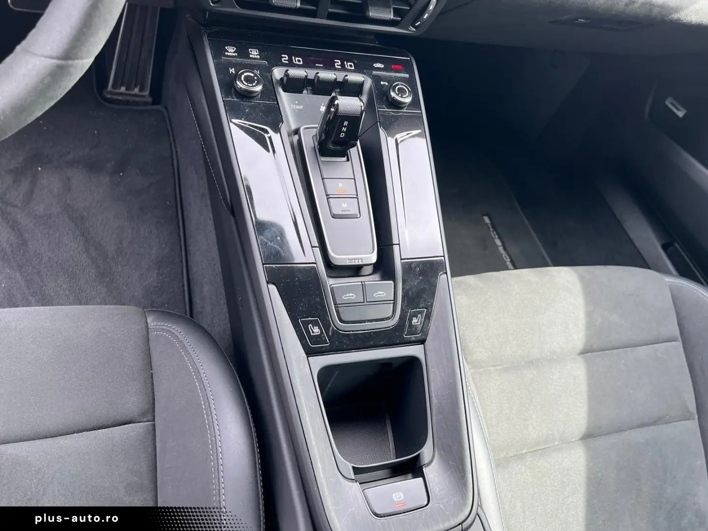 PORSCHE Targa 4 GTS T-Hybrid Sport Chrono BOSE PASM PDK