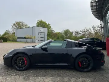 PORSCHE Targa 4 GTS T-Hybrid Sport Chrono BOSE PASM PDK