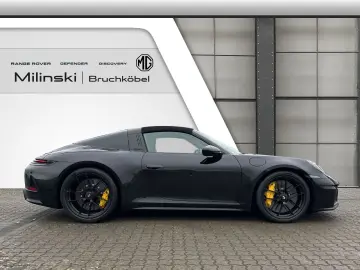 PORSCHE 911 992 Targa 4 GTS Burmester