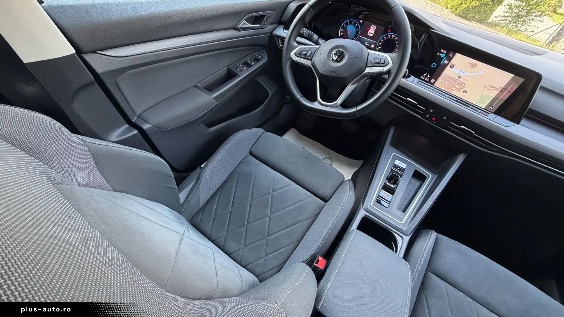 VW Golf 8 2.0 TSI Highline Pano. LED Standh. HeadUp