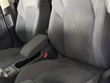 VW Golf 8 2.0 TSI Highline Pano. LED Standh. HeadUp