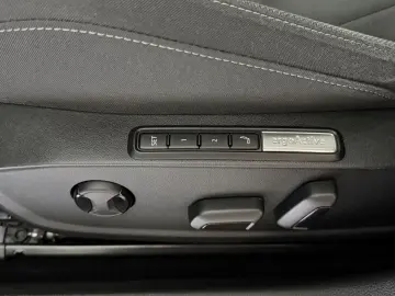 VW Golf 8 2.0 TSI Highline Pano. LED Standh. HeadUp