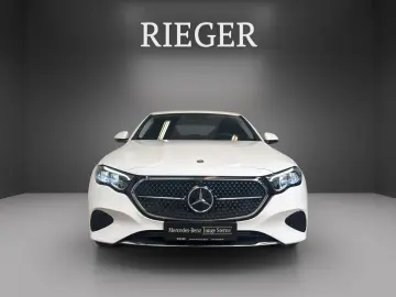 MERCEDES-BENZ E 220 d Avantgarde-Advanced Superscreen AHK