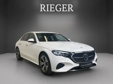 MERCEDES-BENZ E 220 d Avantgarde-Advanced Superscreen AHK