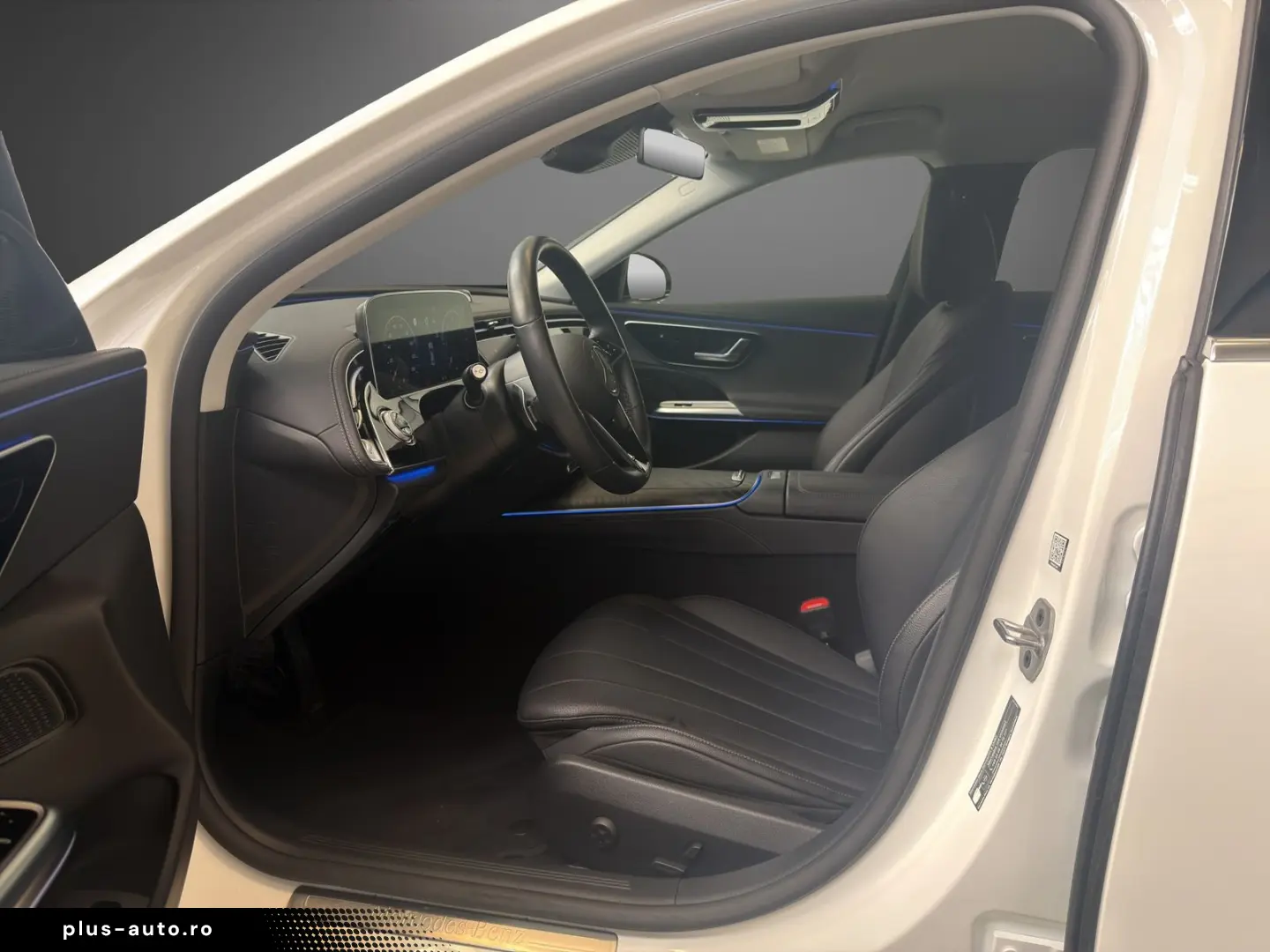 MERCEDES-BENZ E 220 d Avantgarde-Advanced Superscreen AHK