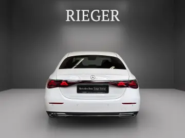 MERCEDES-BENZ E 220 d Avantgarde-Advanced Superscreen AHK