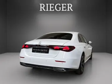 MERCEDES-BENZ E 220 d Avantgarde-Advanced Superscreen AHK