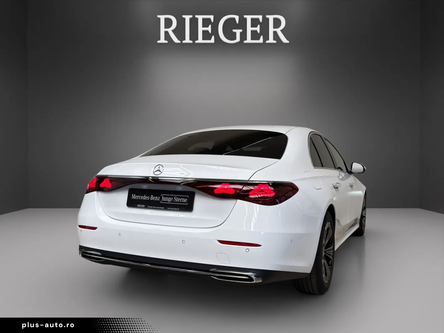MERCEDES-BENZ E 220 d Avantgarde-Advanced Superscreen AHK