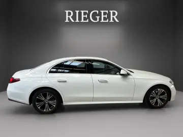 MERCEDES-BENZ E 220 d Avantgarde-Advanced Superscreen AHK