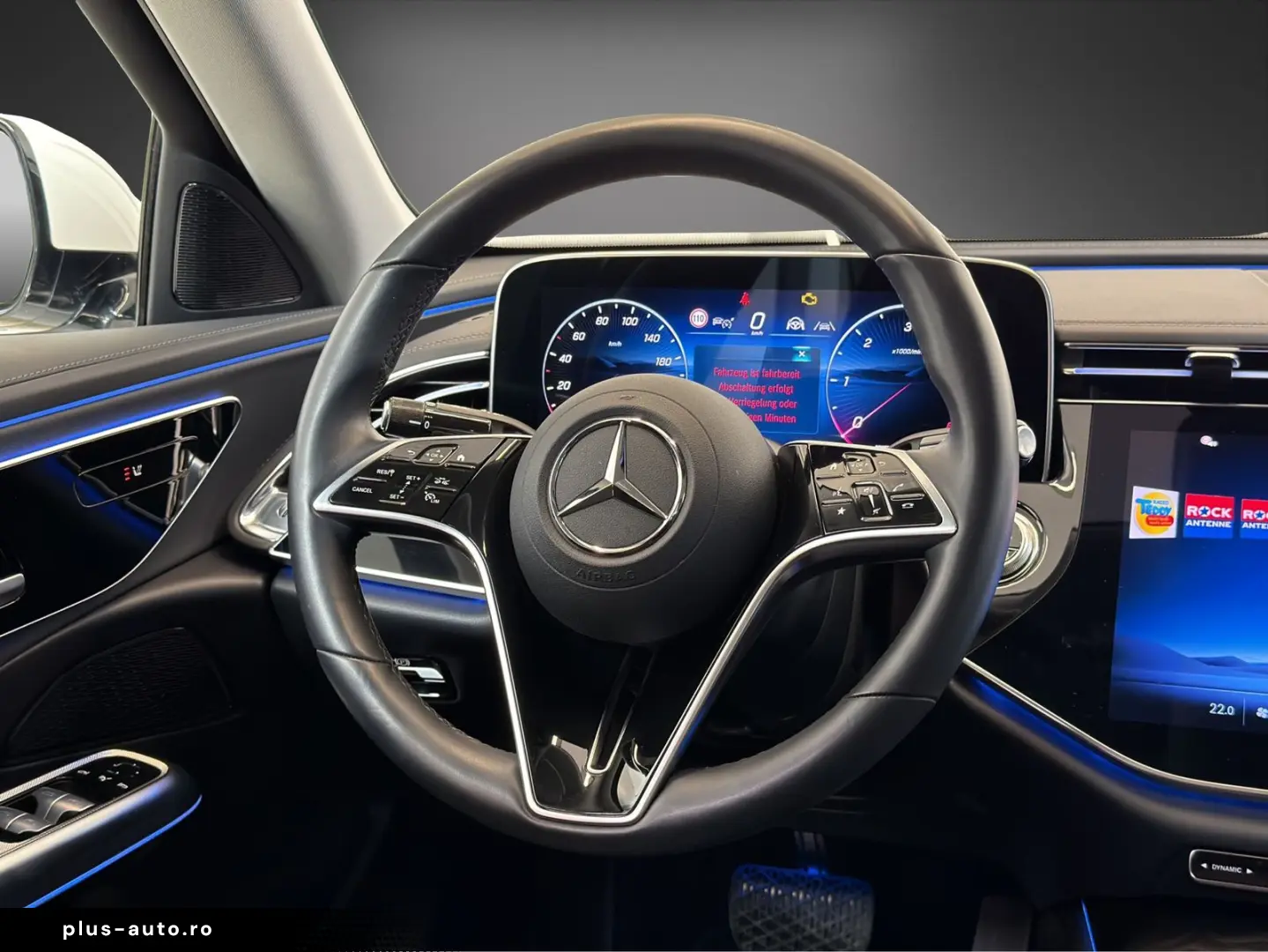 MERCEDES-BENZ E 220 d Avantgarde-Advanced Superscreen AHK