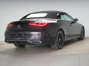 MERCEDES-BENZ CLE 300 4Matic AMG Line Leder Distroni…