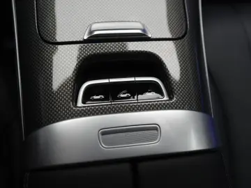 MERCEDES-BENZ CLE 300 4Matic AMG Line Leder Distroni…