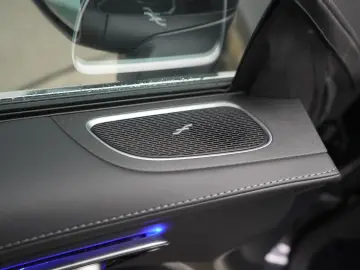 MERCEDES-BENZ CLE 300 4Matic AMG Line Leder Distroni…