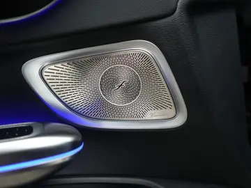 MERCEDES-BENZ CLE 300 4Matic AMG Line Leder Distroni…
