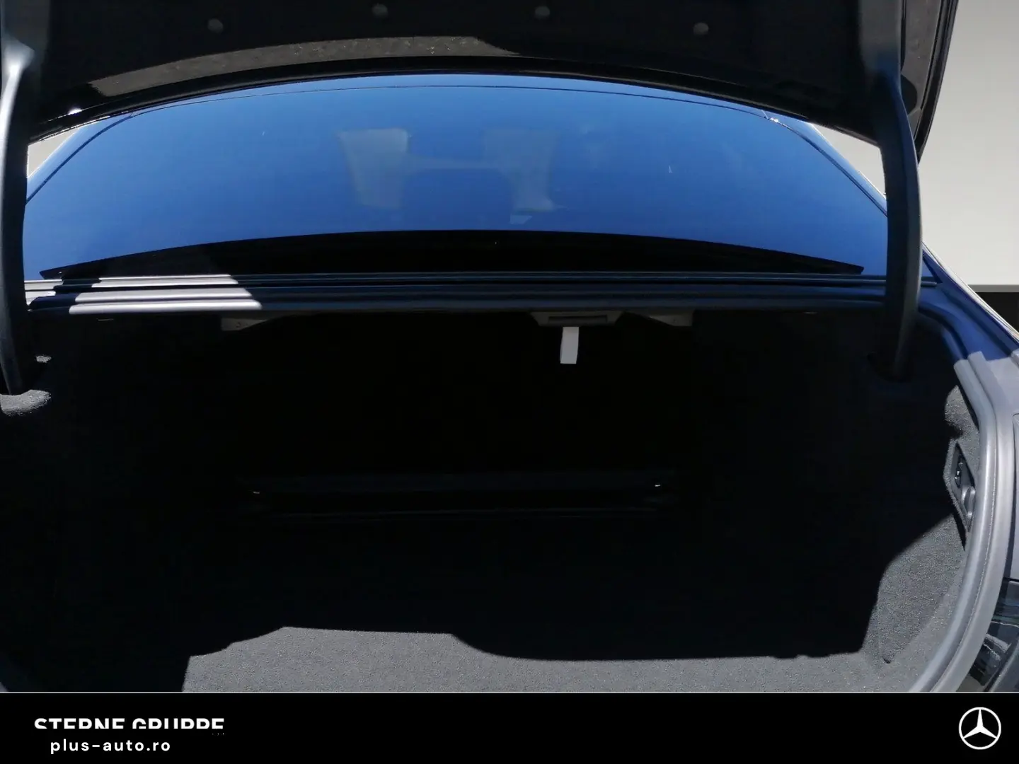 MERCEDES-BENZ E 220 d Lim Avantgarde Adv  Pano Distr&hellip;