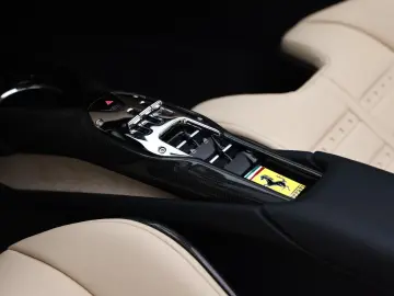 FERRARI 296 GTS      Ferrari Frankfurt