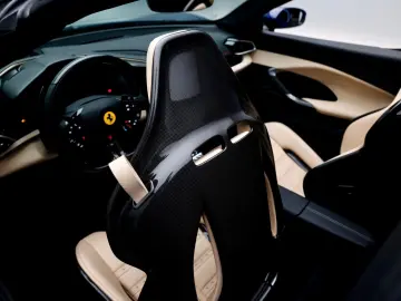 FERRARI 296 GTS      Ferrari Frankfurt