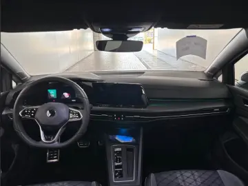 VW Golf VIII Lim. R-Line eTSI OPF Kam 18  IQ Matrix