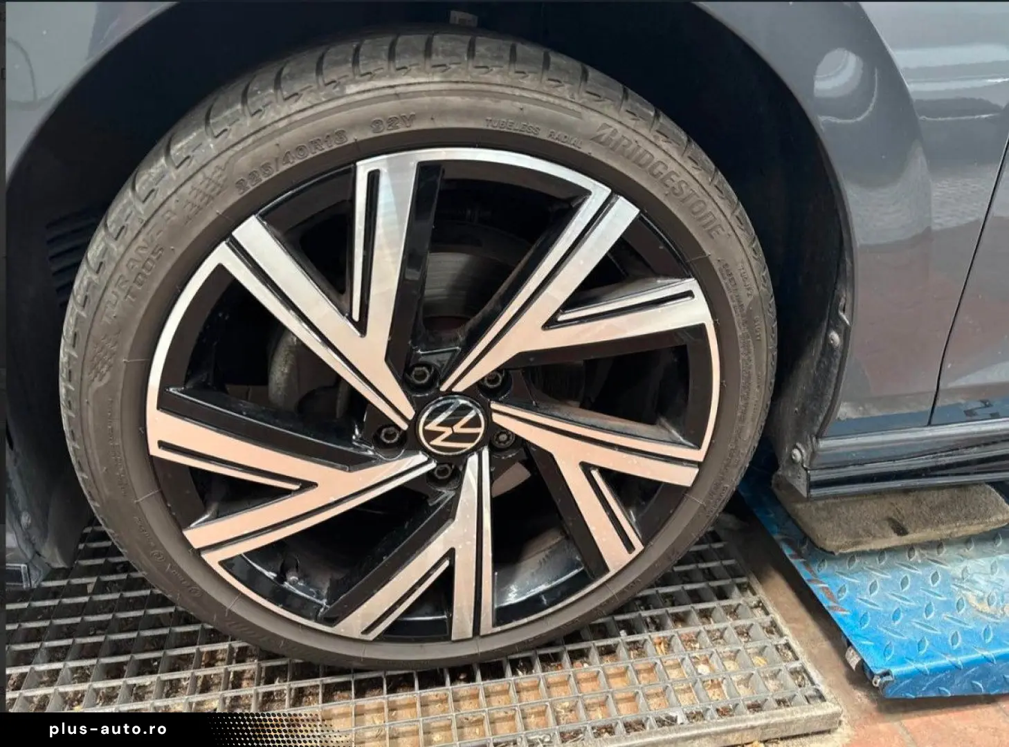 VW Golf VIII Lim. R-Line eTSI OPF Kam 18  IQ Matrix