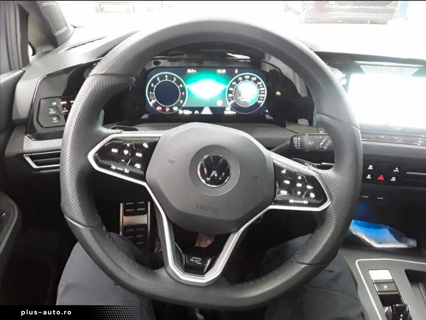 VW Golf VIII Lim. R-Line eTSI OPF Kam 18  IQ Matrix