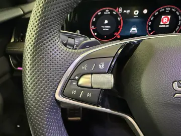SKODA Superb C. 2.0TSI Sportline PANO HEAD-UP StHz AHK