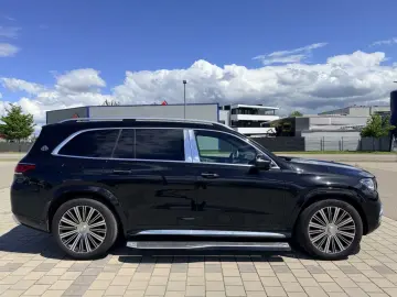 MERCEDES-BENZ GLS 600 Maybach 4Matic CHAUFFEUR PANO …