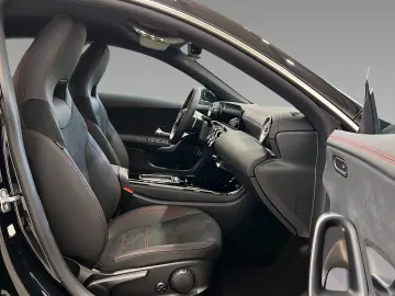 MERCEDES-BENZ CLA 250 e AMG Advanced Multibeam DAB LRH Distr