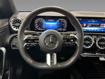 MERCEDES-BENZ CLA 250 e AMG Advanced Multibeam DAB LRH Distr