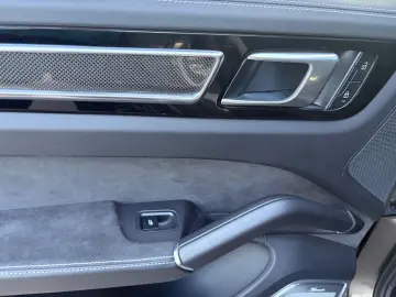 PORSCHE Cayenne 4.0 V8 GTS Coupé