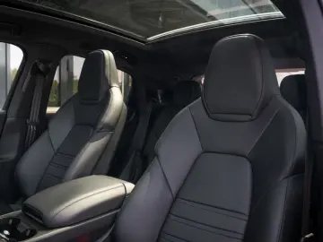 PORSCHE Cayenne S E-Hybrid Coupe Pano Bose HU