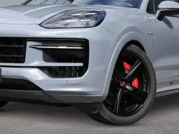 PORSCHE Cayenne S E-Hybrid Coupe InnoDrive Pano 360Camera