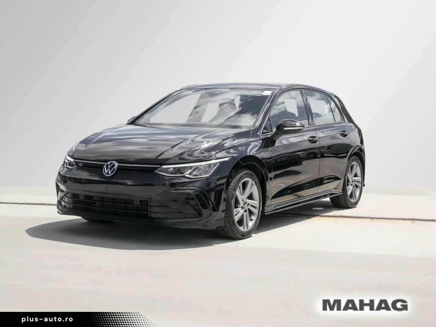 VW Golf VIII R-Line 1.5 eTSI ACC LED Navi ParkPilot