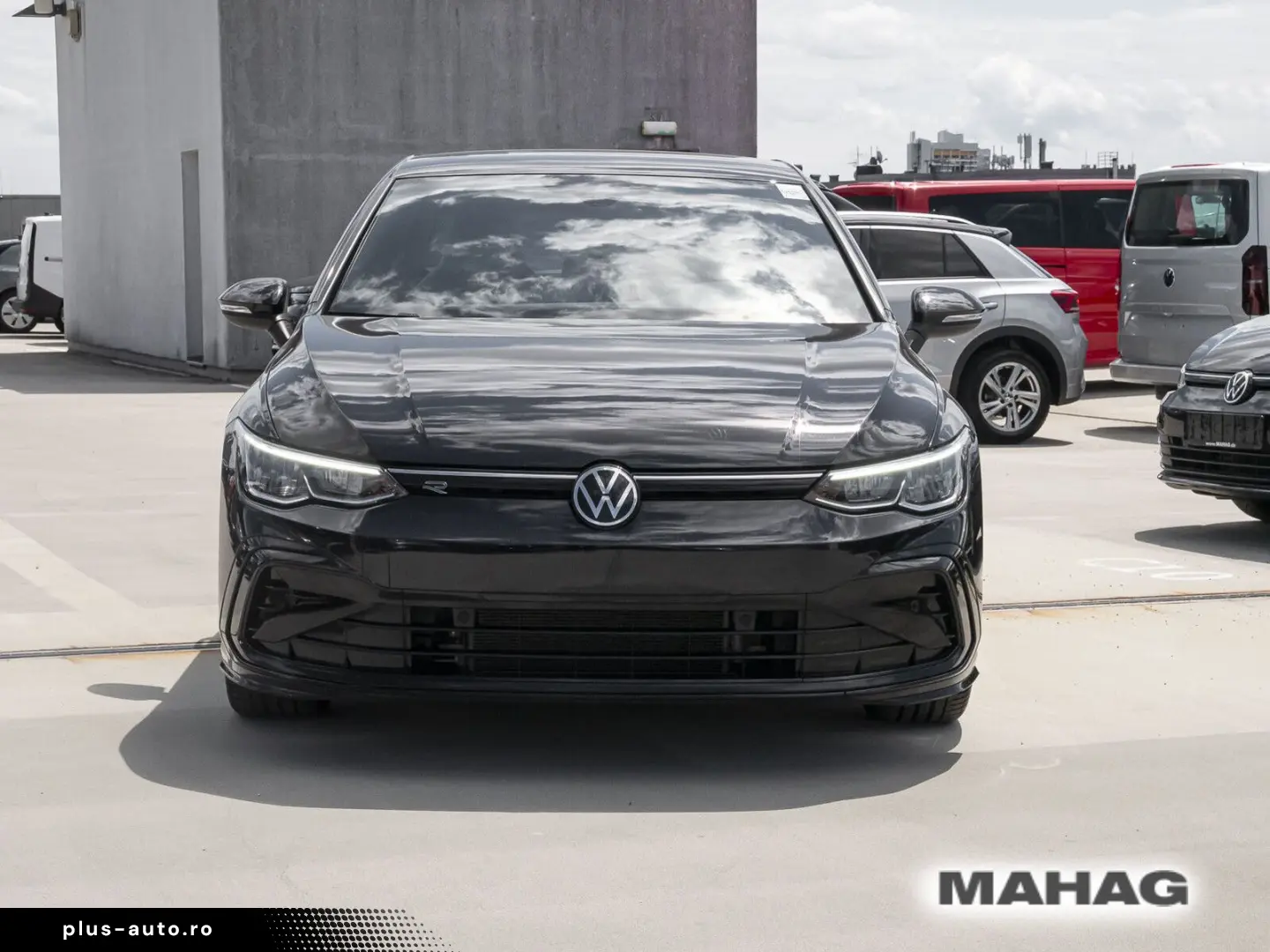 VW Golf VIII R-Line 1.5 eTSI ACC LED Navi ParkPilot