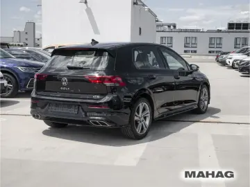 VW Golf VIII R-Line 1.5 eTSI ACC LED Navi ParkPilot