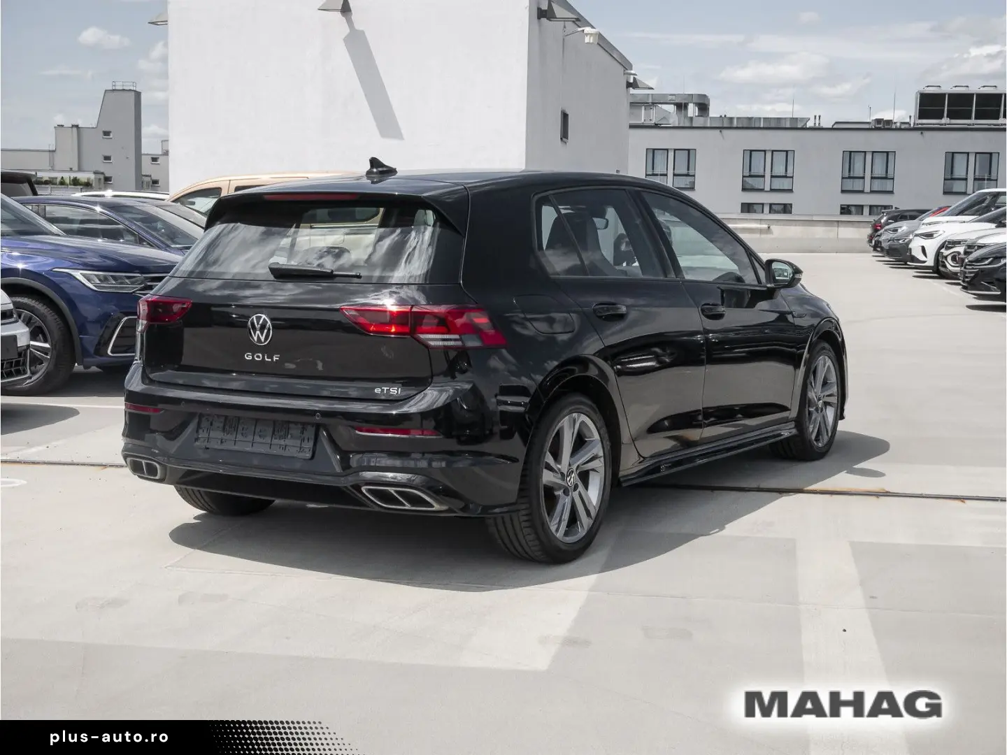 VW Golf VIII R-Line 1.5 eTSI ACC LED Navi ParkPilot