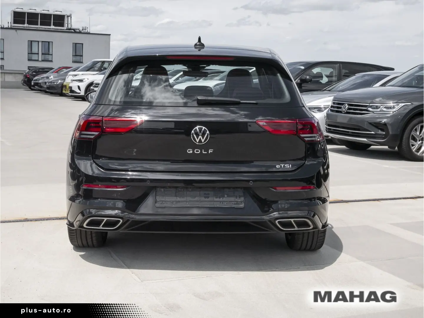 VW Golf VIII R-Line 1.5 eTSI ACC LED Navi ParkPilot