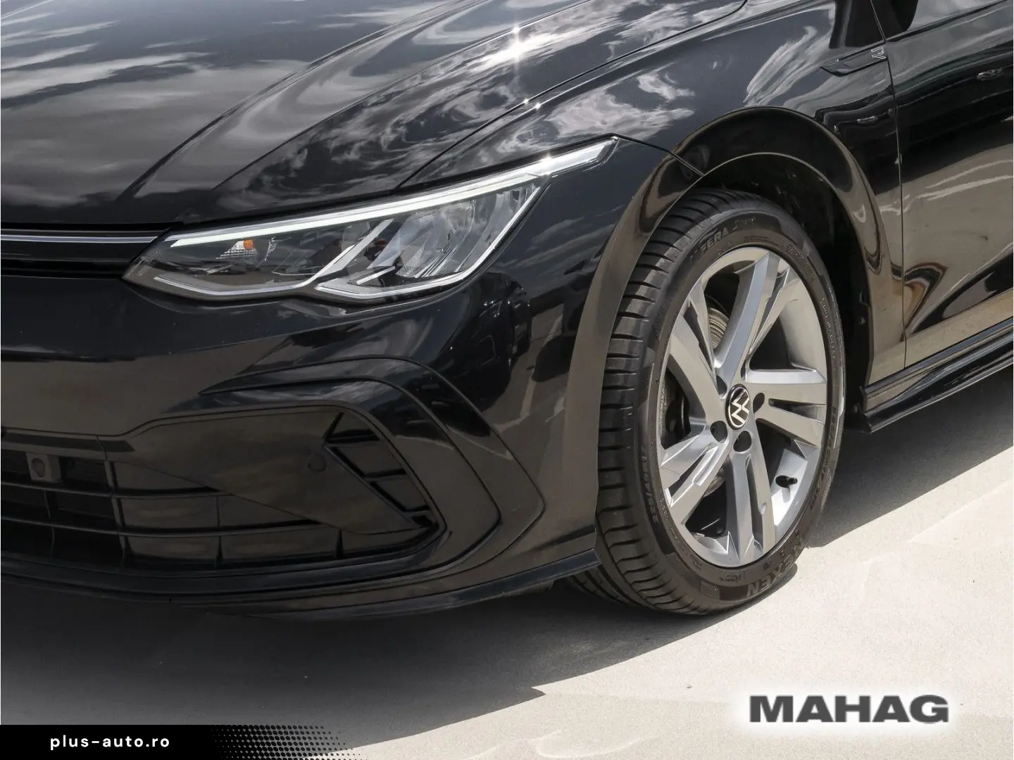 VW Golf VIII R-Line 1.5 eTSI ACC LED Navi ParkPilot