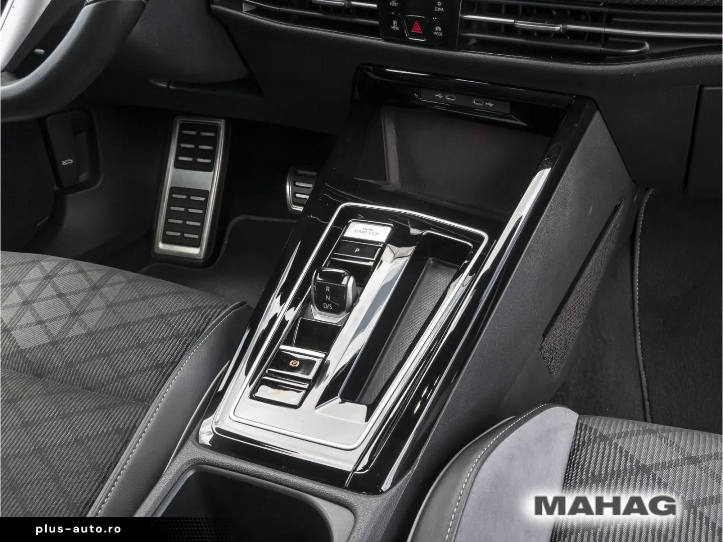 VW Golf VIII R-Line 1.5 eTSI ACC LED Navi ParkPilot