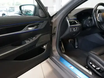 BMW 745e M Sport Massage H K FondEntertainm. Luft