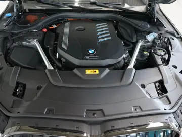 BMW 745e M Sport Massage H K FondEntertainm. Luft