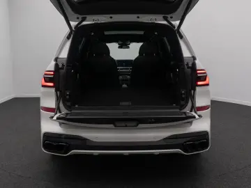 BMW X7 M60i xD 360 SkyLounge Individual-Voll 23Zoll