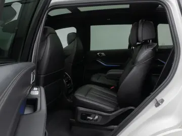 BMW X7 M60i xD 360 SkyLounge Individual-Voll 23Zoll