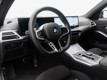 BMW 320i M Sport 360  DAB HiFi HUD Individual 18Zoll
