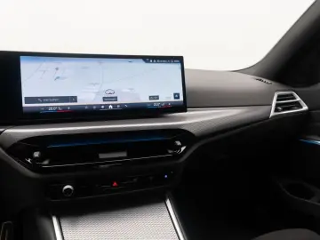 BMW 320i M Sport 360  DAB HiFi HUD Individual 18Zoll