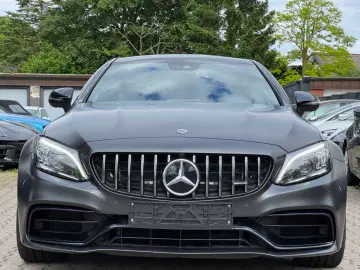 MERCEDES-BENZ C 63 AMG PANO MEMORY BURMESTER 360 NIG…