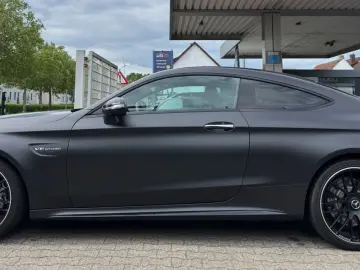 MERCEDES-BENZ C 63 AMG PANO MEMORY BURMESTER 360 NIG…