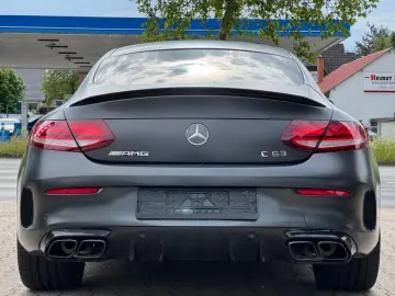MERCEDES-BENZ C 63 AMG PANO MEMORY BURMESTER 360 NIG…