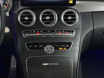 MERCEDES-BENZ C 63 AMG PANO MEMORY BURMESTER 360 NIG…
