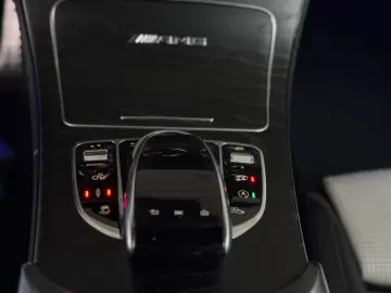 MERCEDES-BENZ C 63 AMG PANO MEMORY BURMESTER 360 NIG…