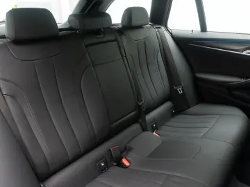 BMW 530e xD M Sport H K DAB HUD Individual 19Zoll